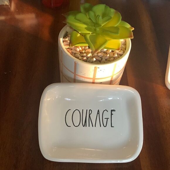 Rae Dunn “courage “ dish soap preloved ❤️ GUC - Picture 1 of 6